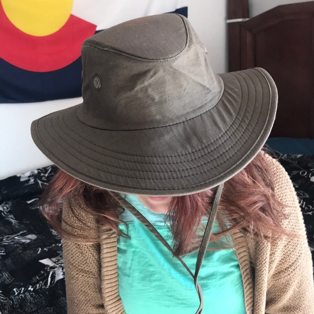 Green hat